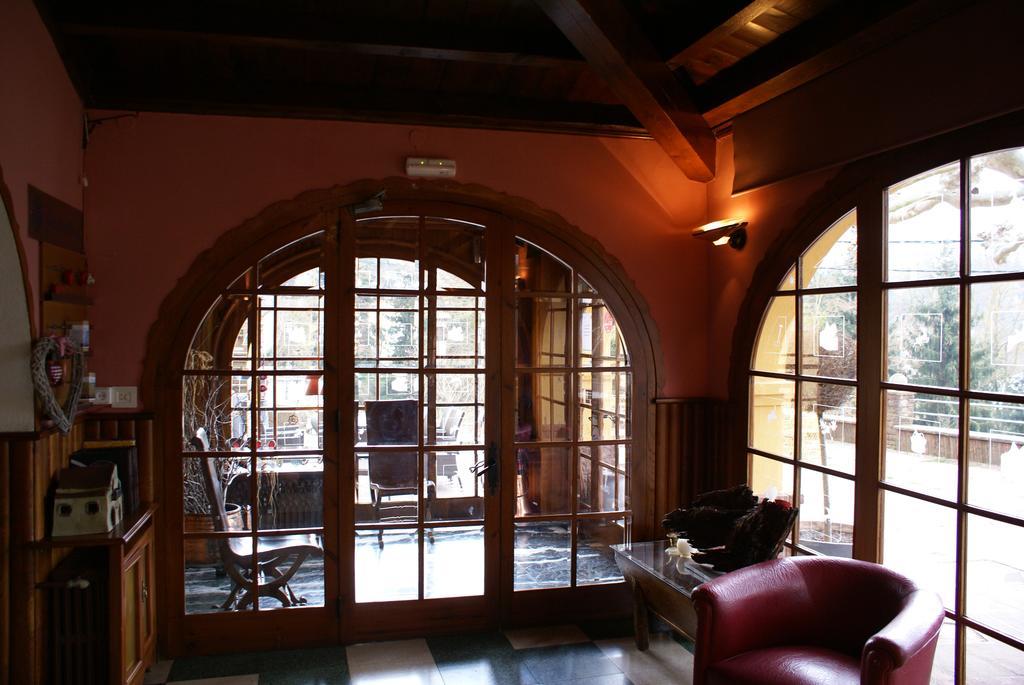 Hostal De La Gloria Viladrau Extérieur photo